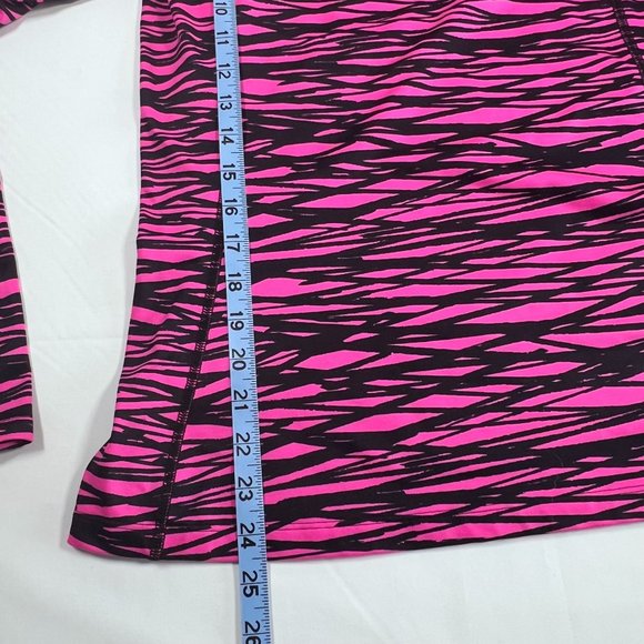Under Armour 1/2 Zip Pullover Size Small Pink Black Animal Print Thumb Holes - Picture 7 of 7